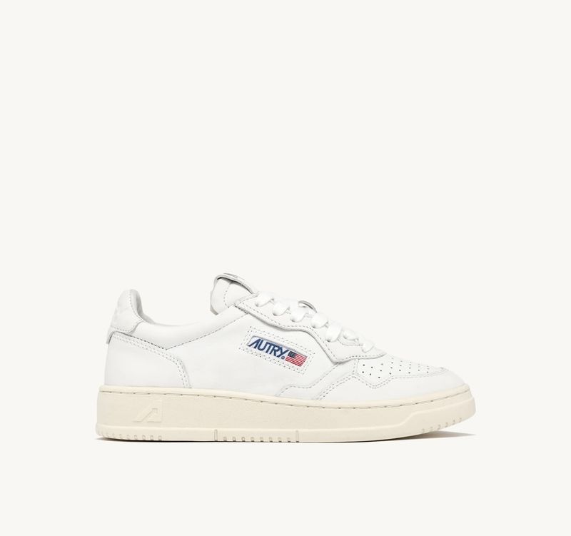 Sneaker bassa Autry ispirata ai modelli vintage anni 80 . Col. Bianco PRIMAVERA ESTATE 2025