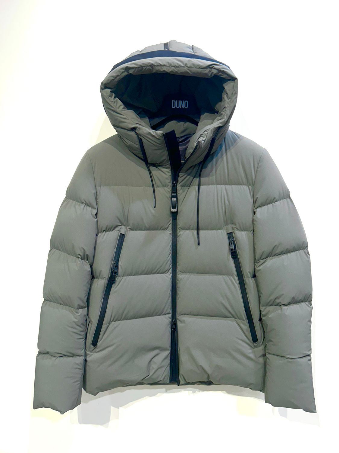 Piumino ( packable) in tessuto tecnico bi-strech. Col. Salvia