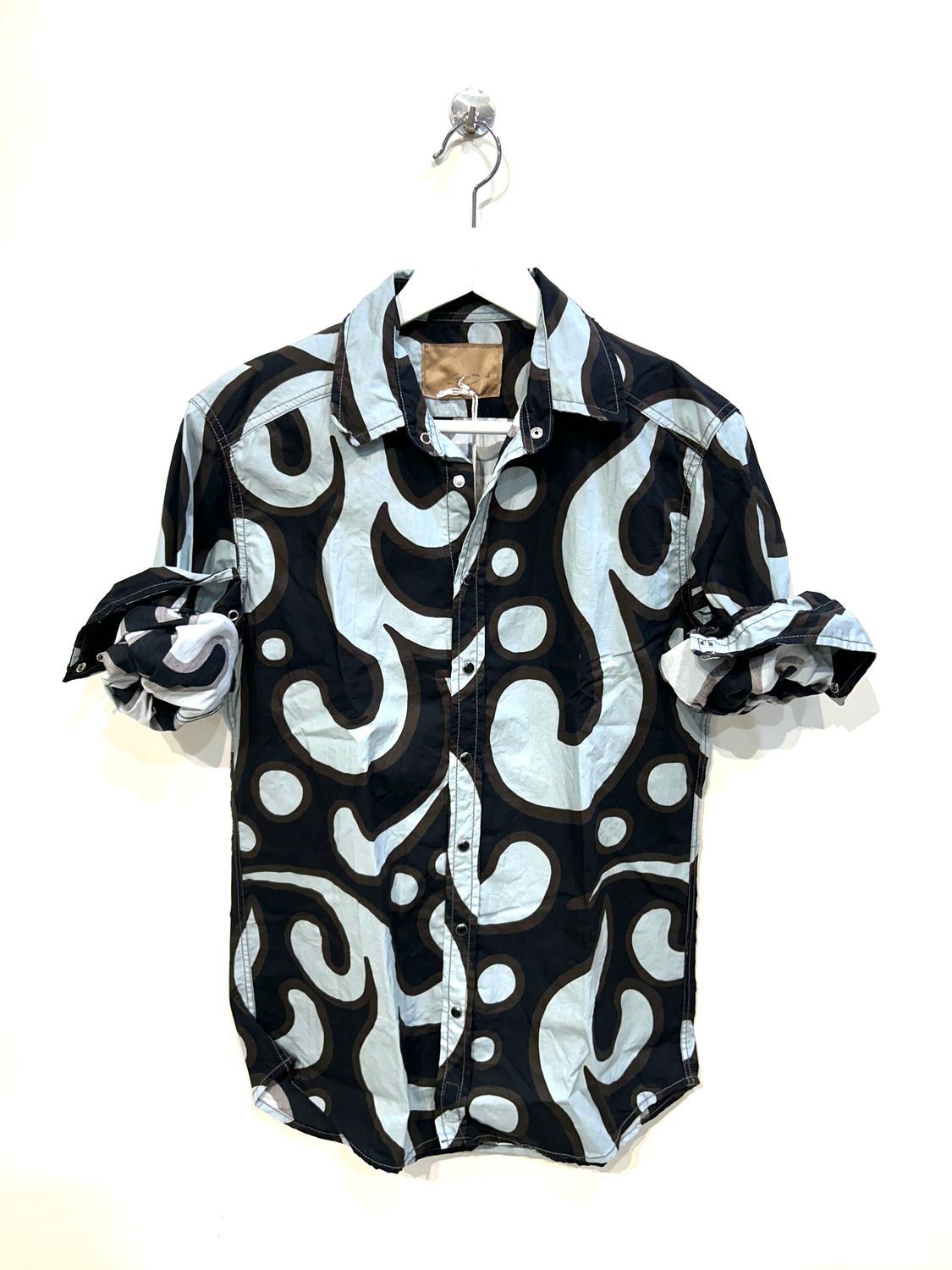 Camicia con automatici in cotone piuma stampata. Col. Fantasia