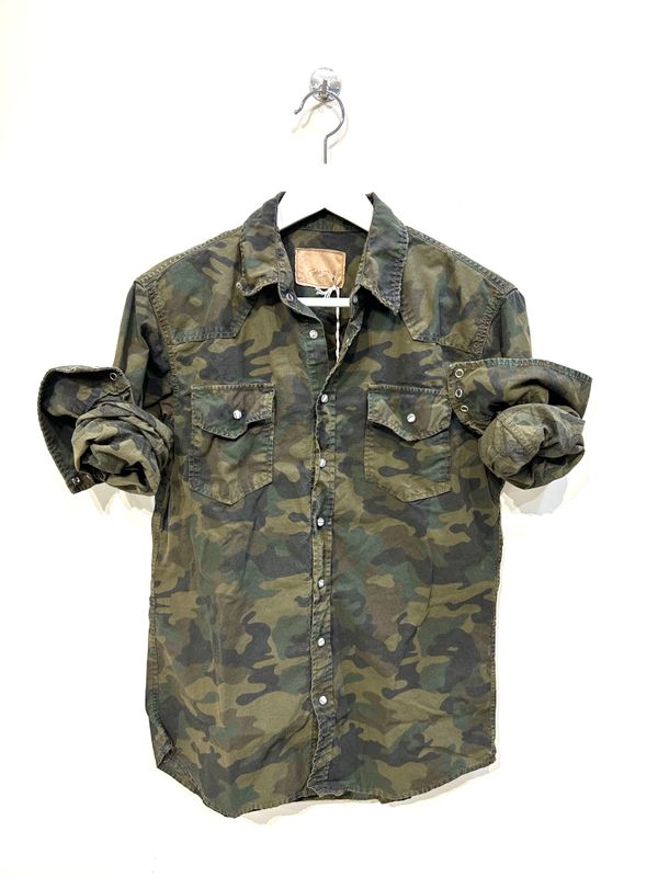 Camicia texana in cotone stampa camouflage. Col. Militare