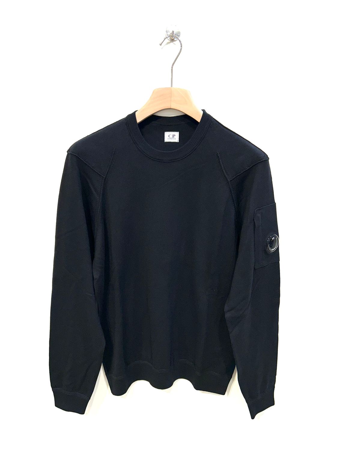Maglia girocollo in cotone. Col. Nero