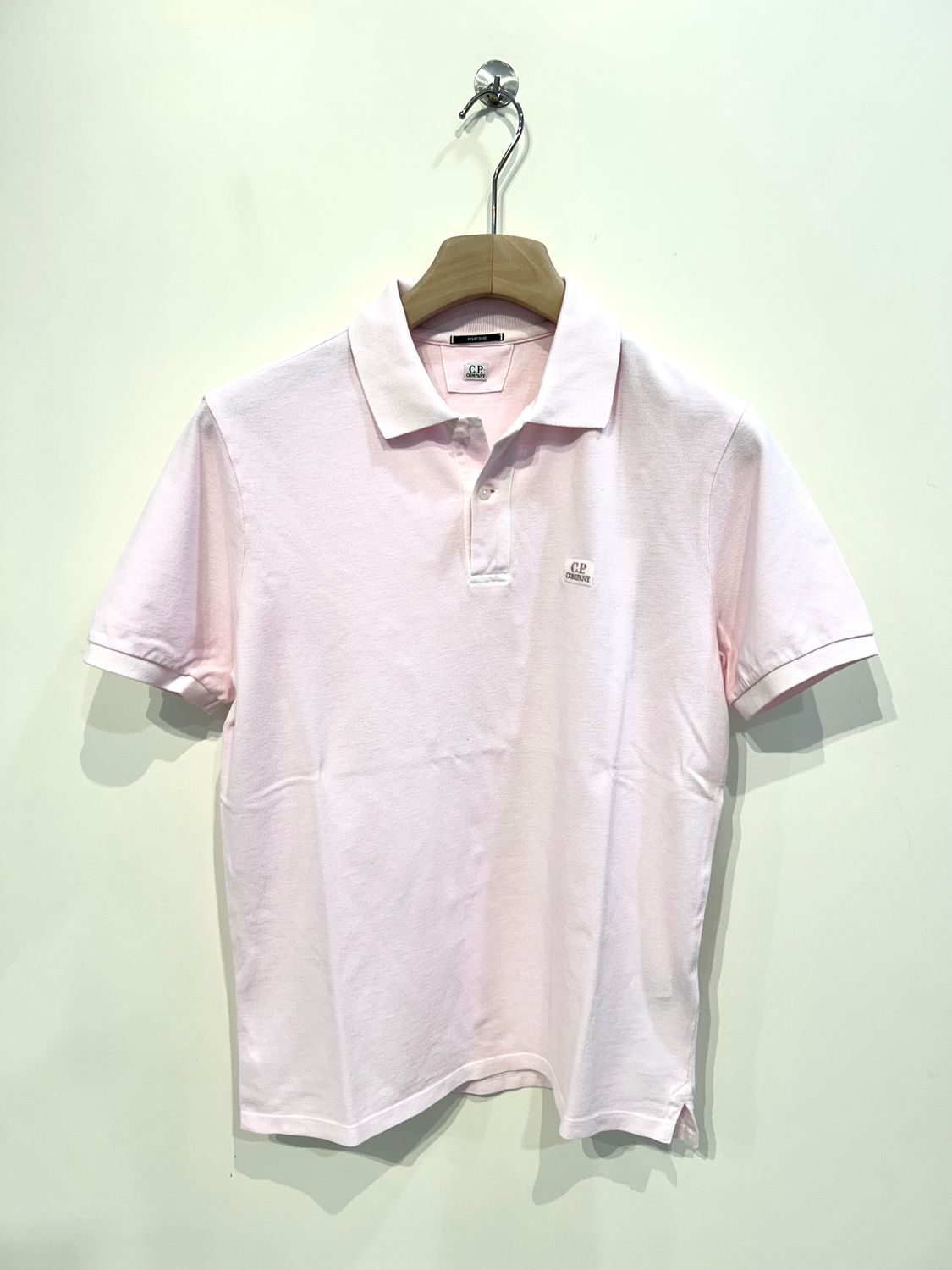 Polo manica corta in piquet di cotone tintura resist dyed. Col. Cipria