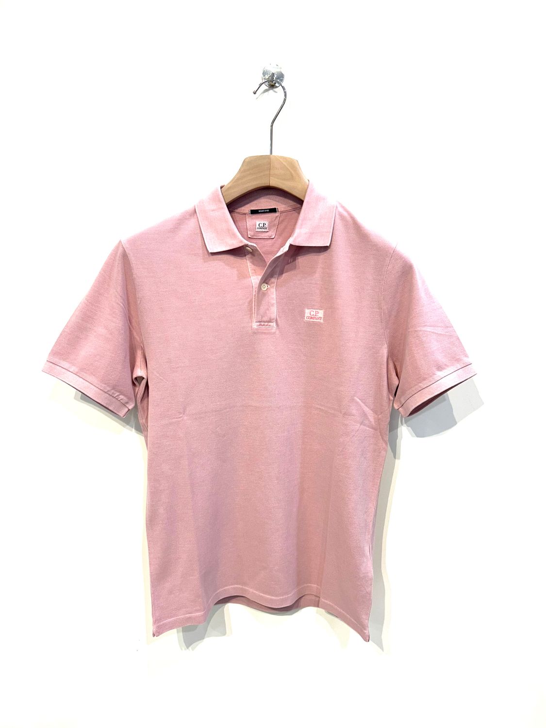 Polo manica corta in piquet di cotone tintura resist dyed. Col. Rosa antico