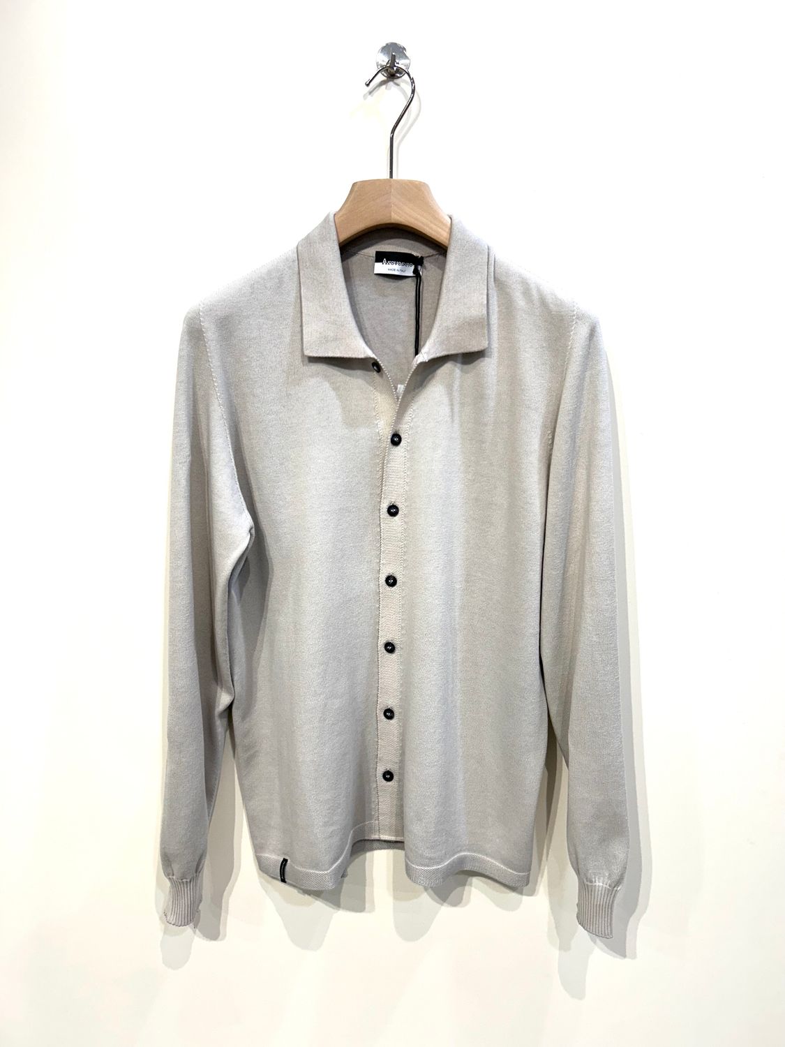 Camicia a maglia in cotone trattamento artigianale aerografo. Col. Stucco