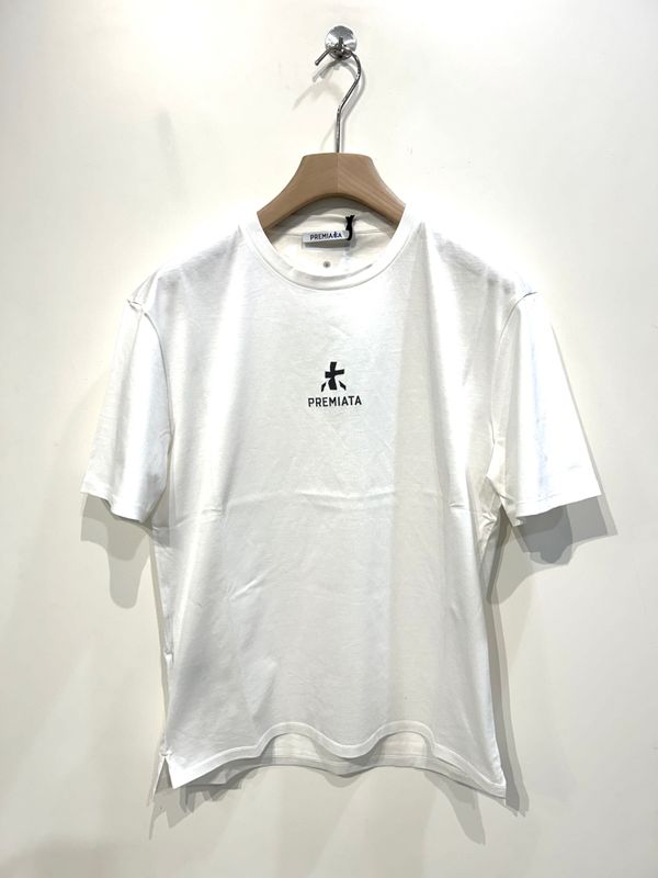 Tshirt manica corta in cotone leggero, stampa frontale. Col. Latte