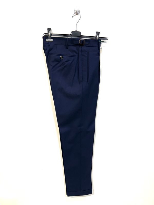 Pantalone in fresco di lana con pence e laccetto. Col. Blu Navy
