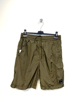 Bermuda in tessuto tecnico Chrome. Col. Verde Militare