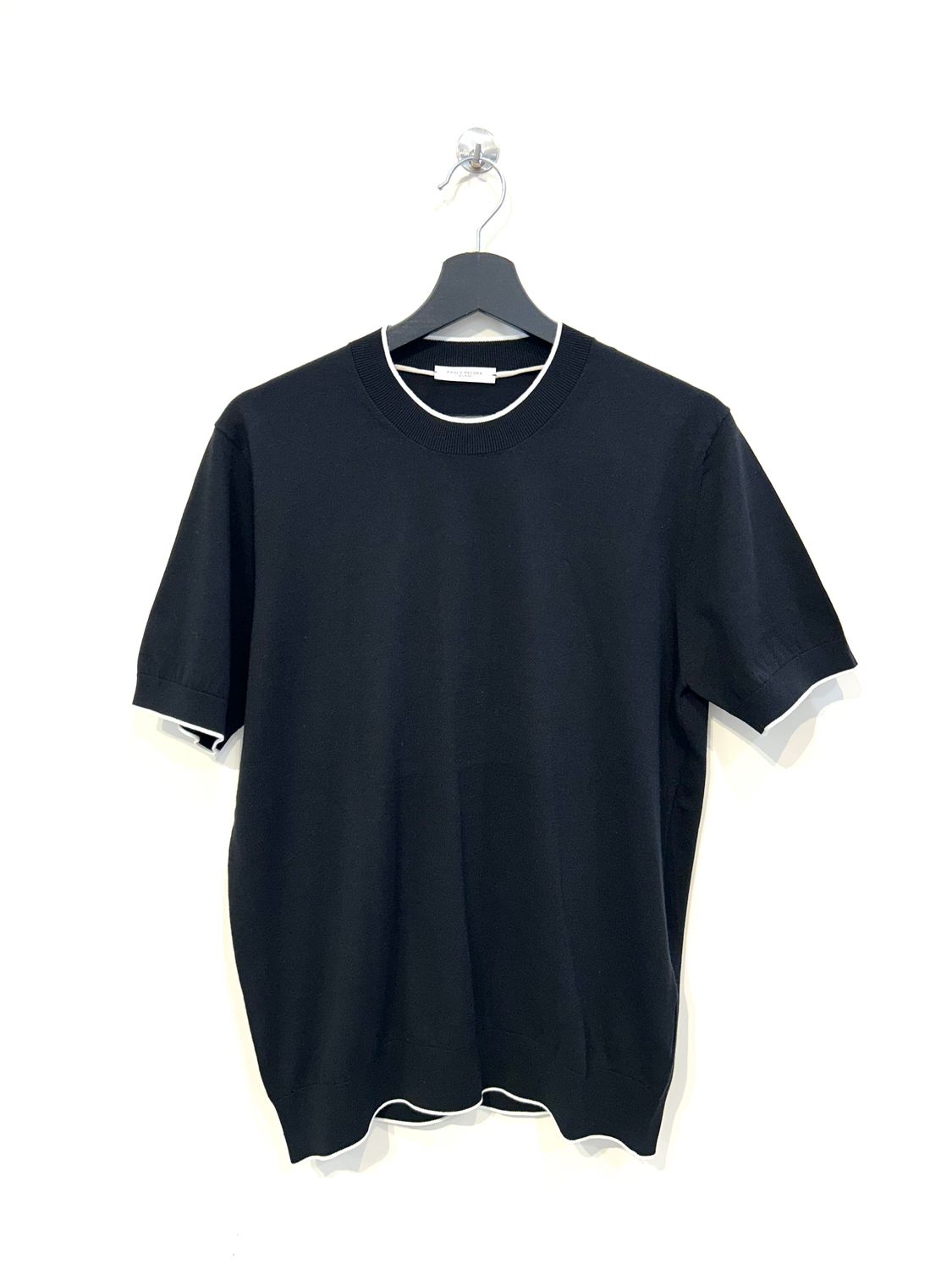 Tshirt in maglia calata in cotone con bordino. Col. Nero