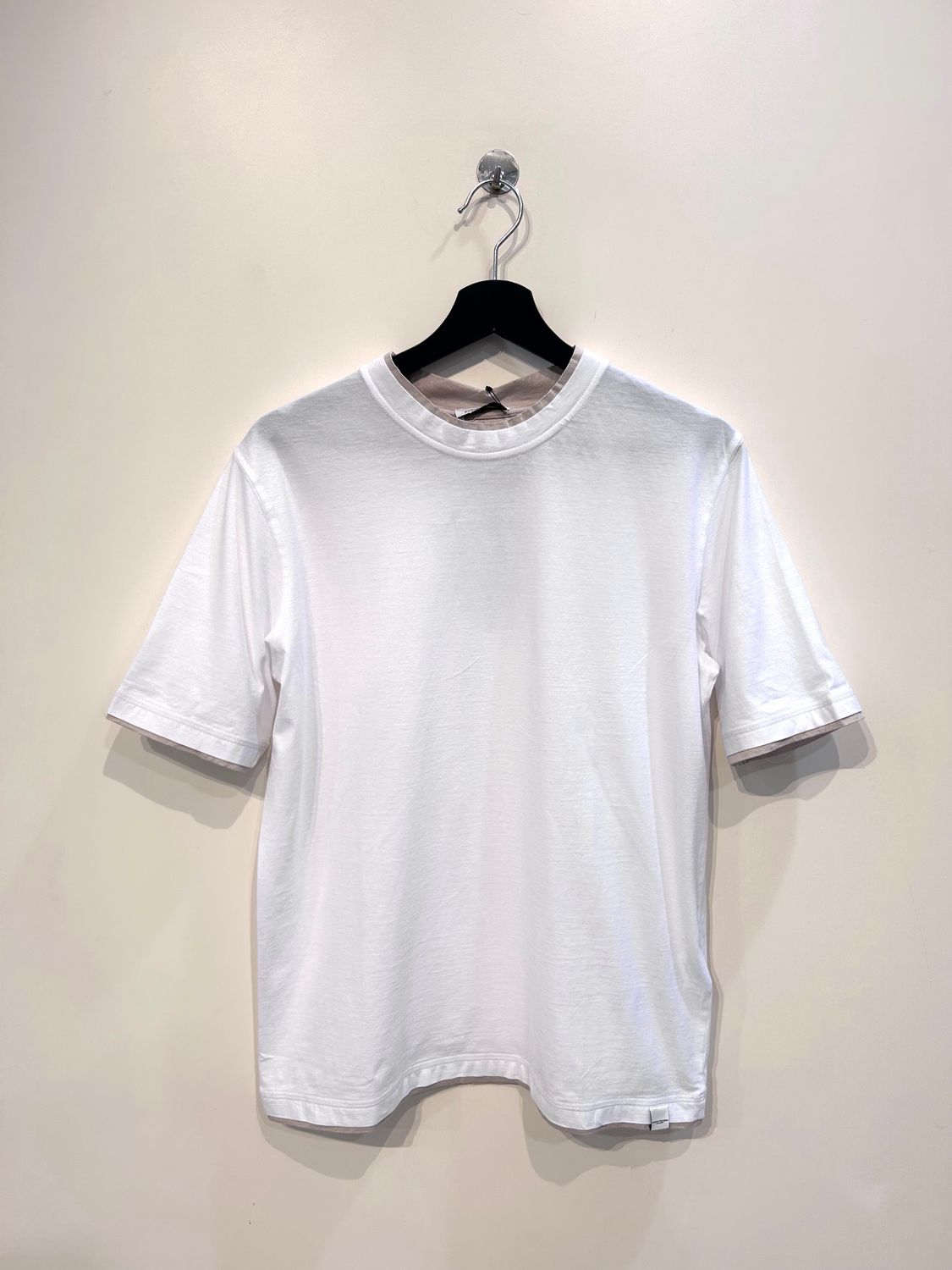 Tshirt in jersey di cotone bordini in contrasto. Col. Bianco