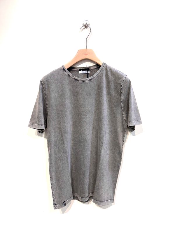 Tshirt in jersey di cotone trattamento artigianale aerografo. Col. Ferro