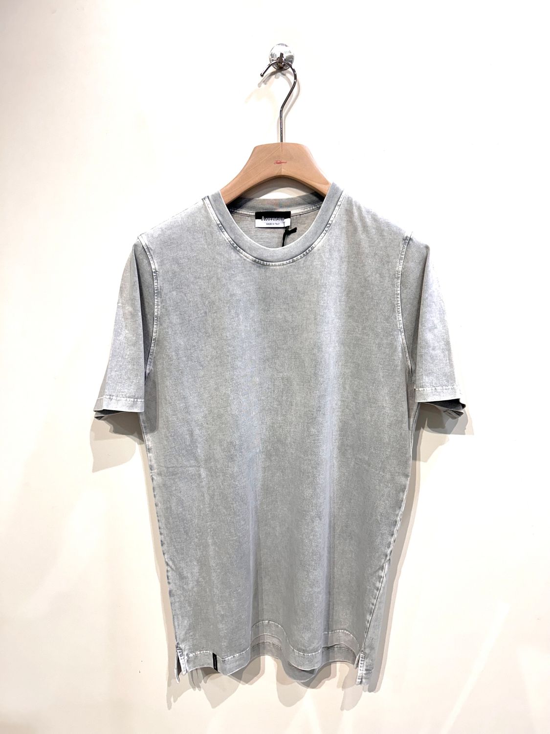 Tshirt in jersey di cotone trattamento artigianale aerografo, over fit. Col. Ghiaccio