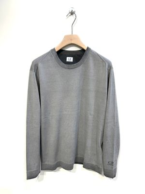 Maglia girocollo in cotone tintura a spruzzo. Col. Pietra