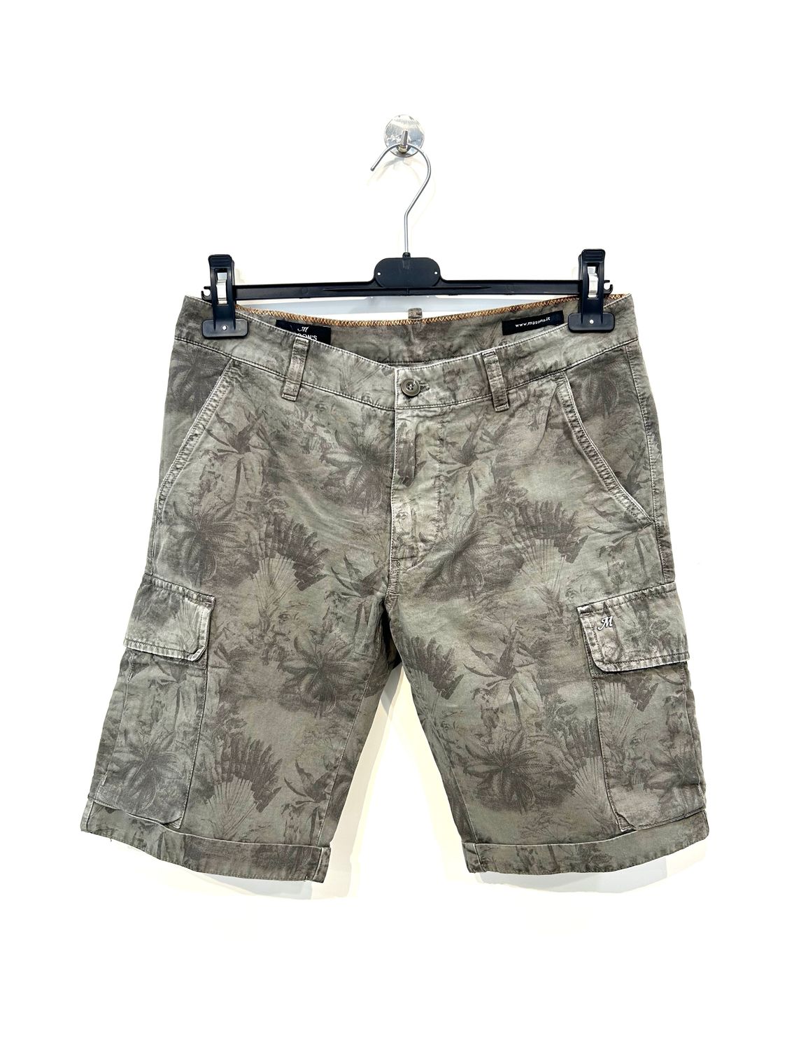 Bermuda cargo in cotone e canapa stampa fantasia. Col. Verde militare