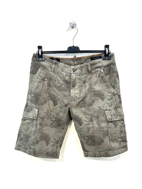 Bermuda cargo in cotone e canapa stampa fantasia. Col. Verde militare