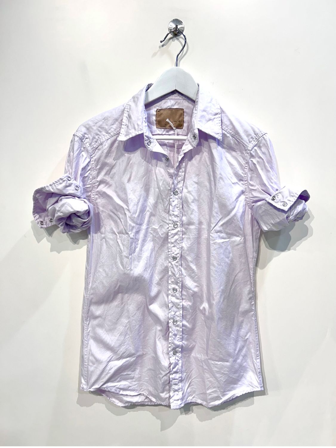 Camicia in oxford di cotone con automatici. Col. Lilla