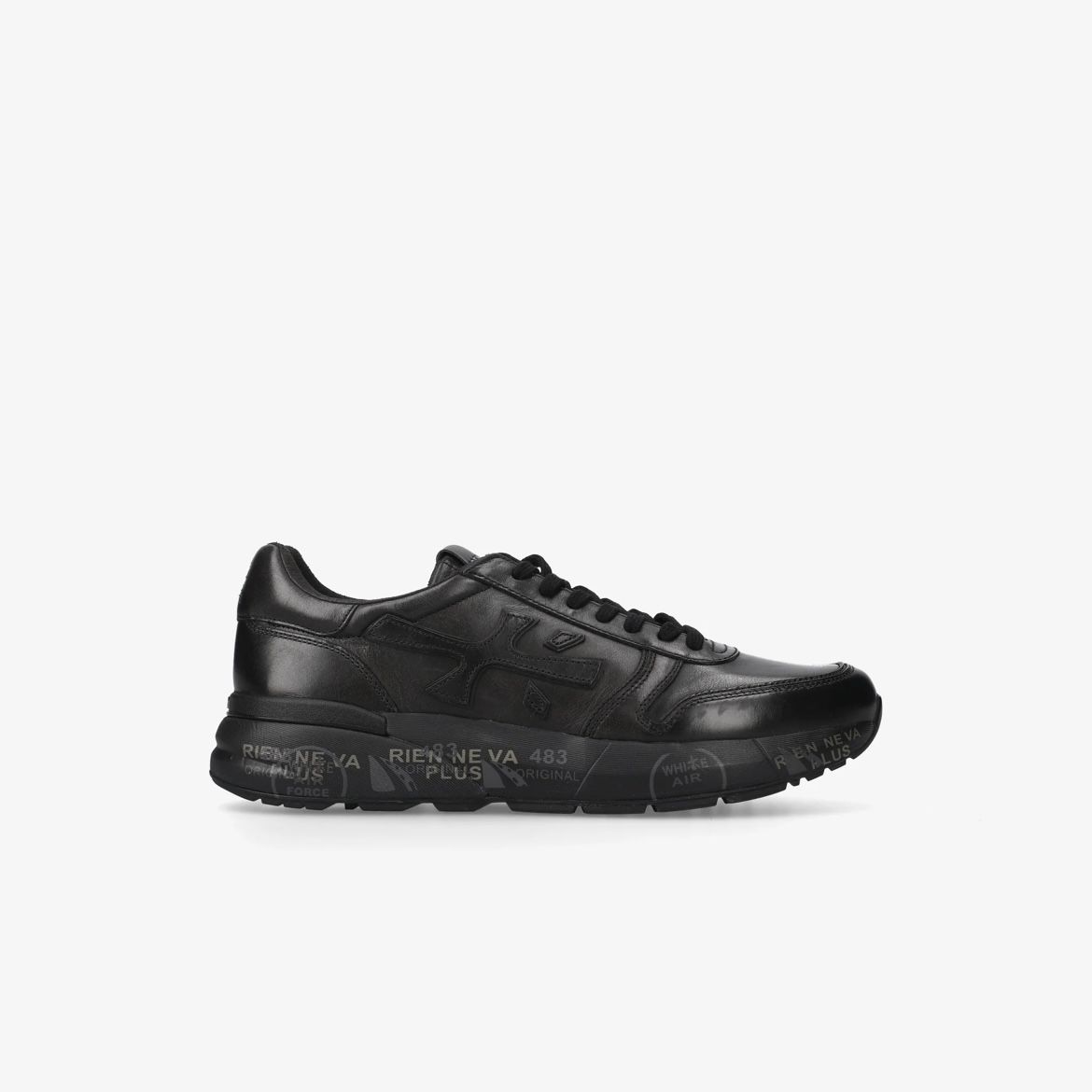 Sneaker color block total black in pelle, suola in tono. Col. Nero