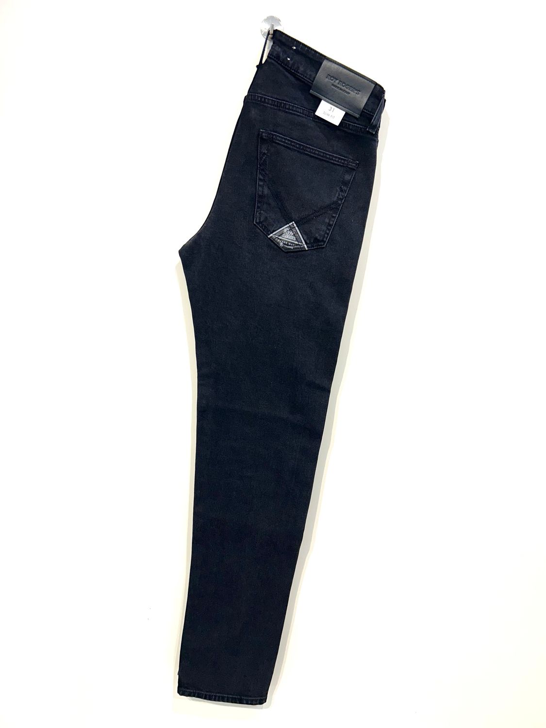 Jeans tela elasticizzata effetto vintage, slim fit. Col. Nero
