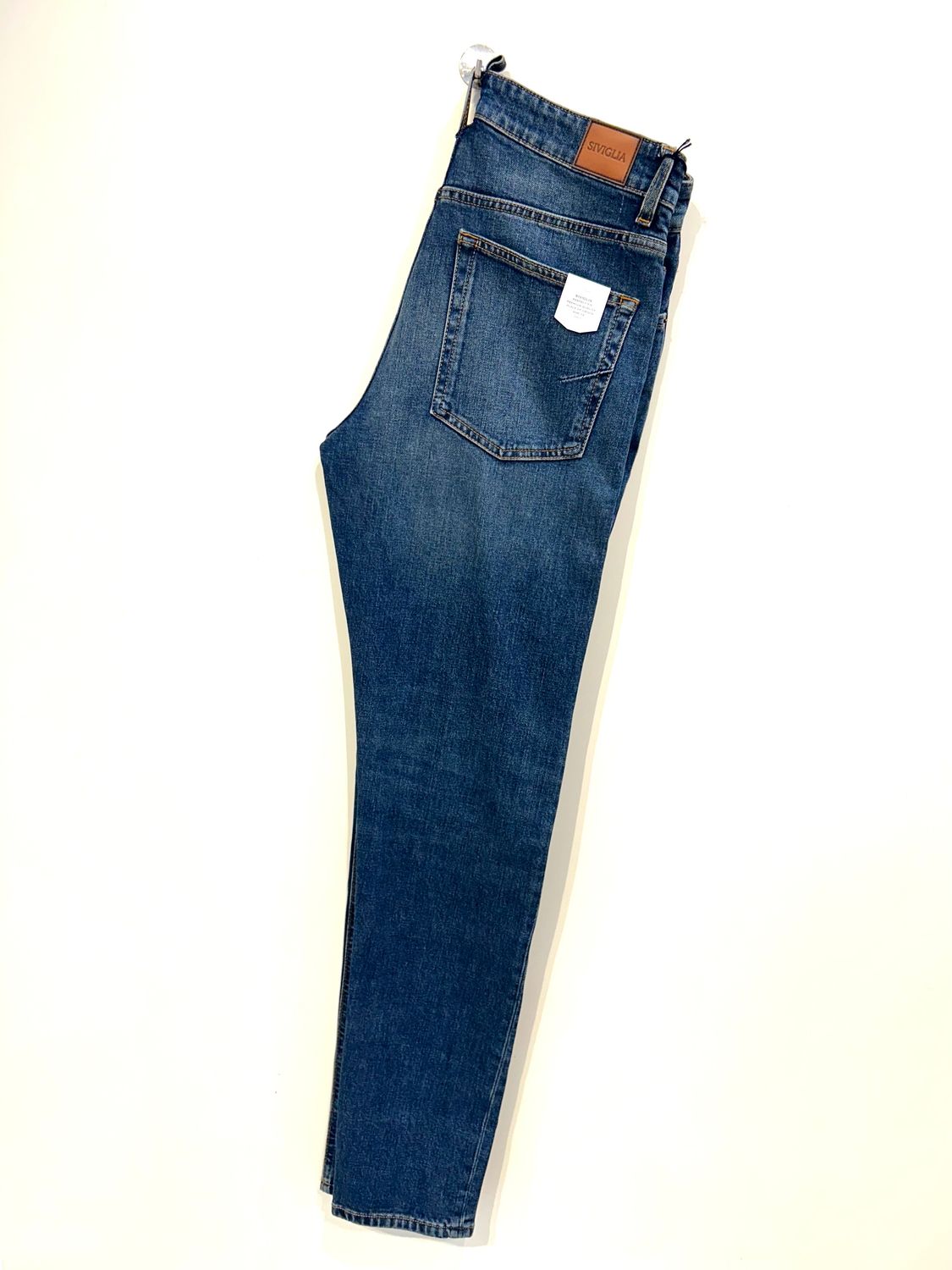 Jeans denim elasticizzato, effetto vintage, slim fit. Col. Bleu medio