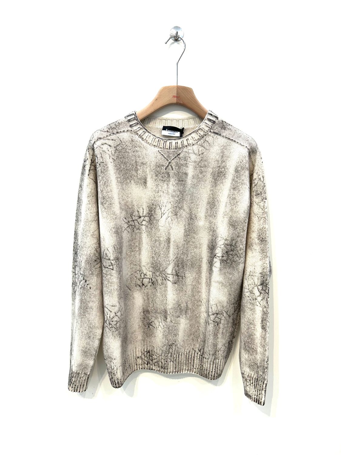 Maglia girocollo in lana e cashmere calata, trattamento artigianale tie and dye, reversibile. Col. Cocco