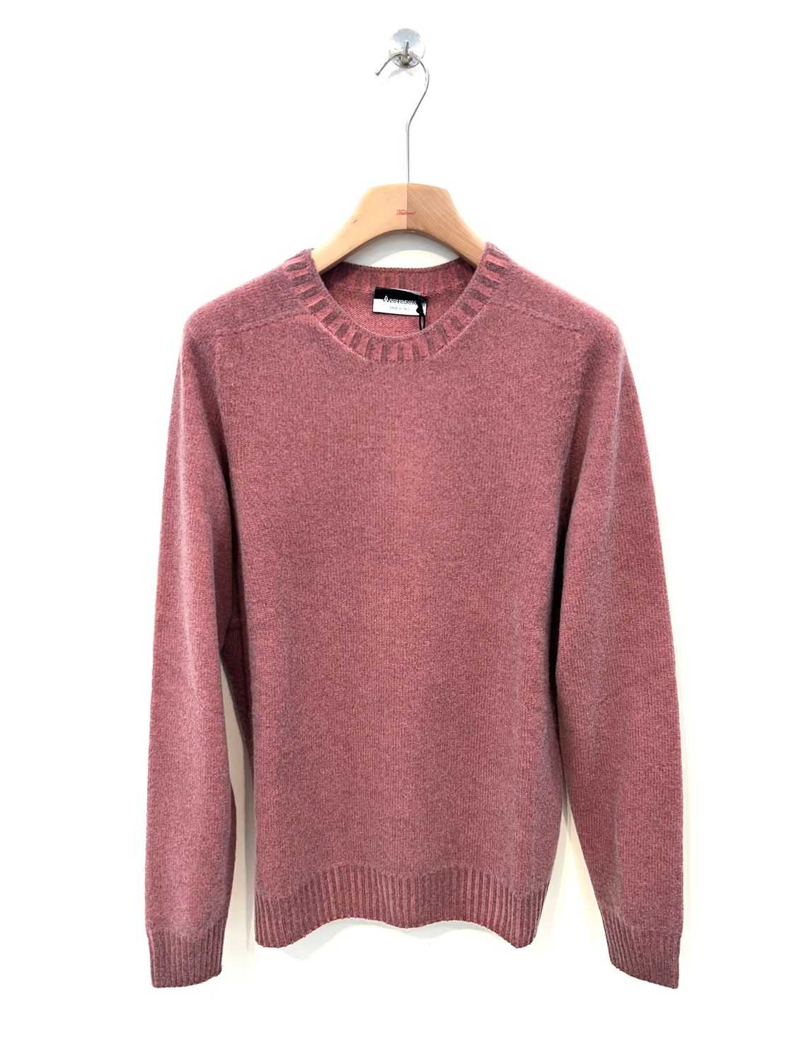 Maglia girocollo in lana e cashmere calata, trattamento artigianale aerografato, reversibile.  Col. Cipolla