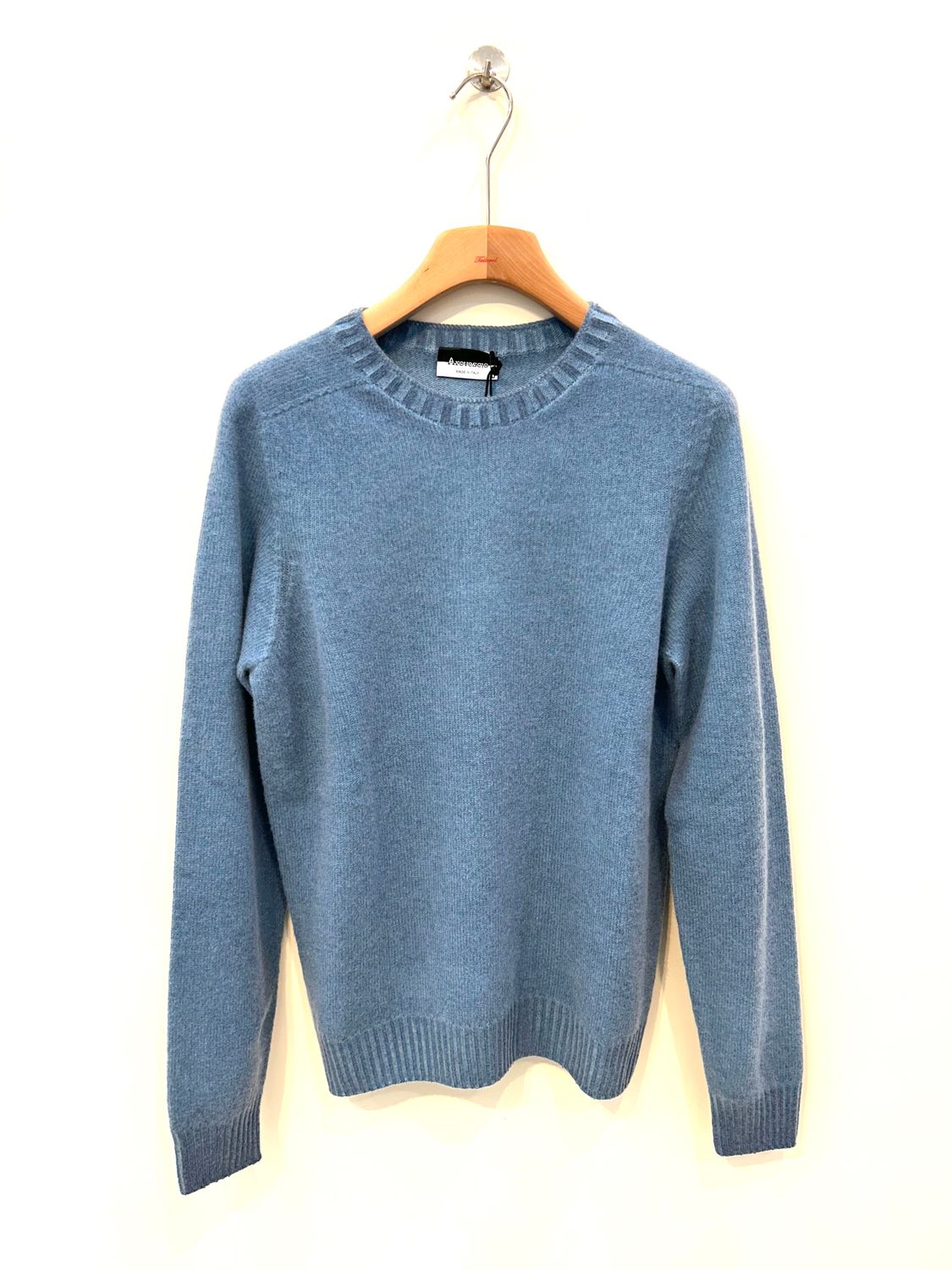 Maglia girocollo in lana e cashmere calata, trattamento artigianale aerografato, reversibile.  Col. Cielo