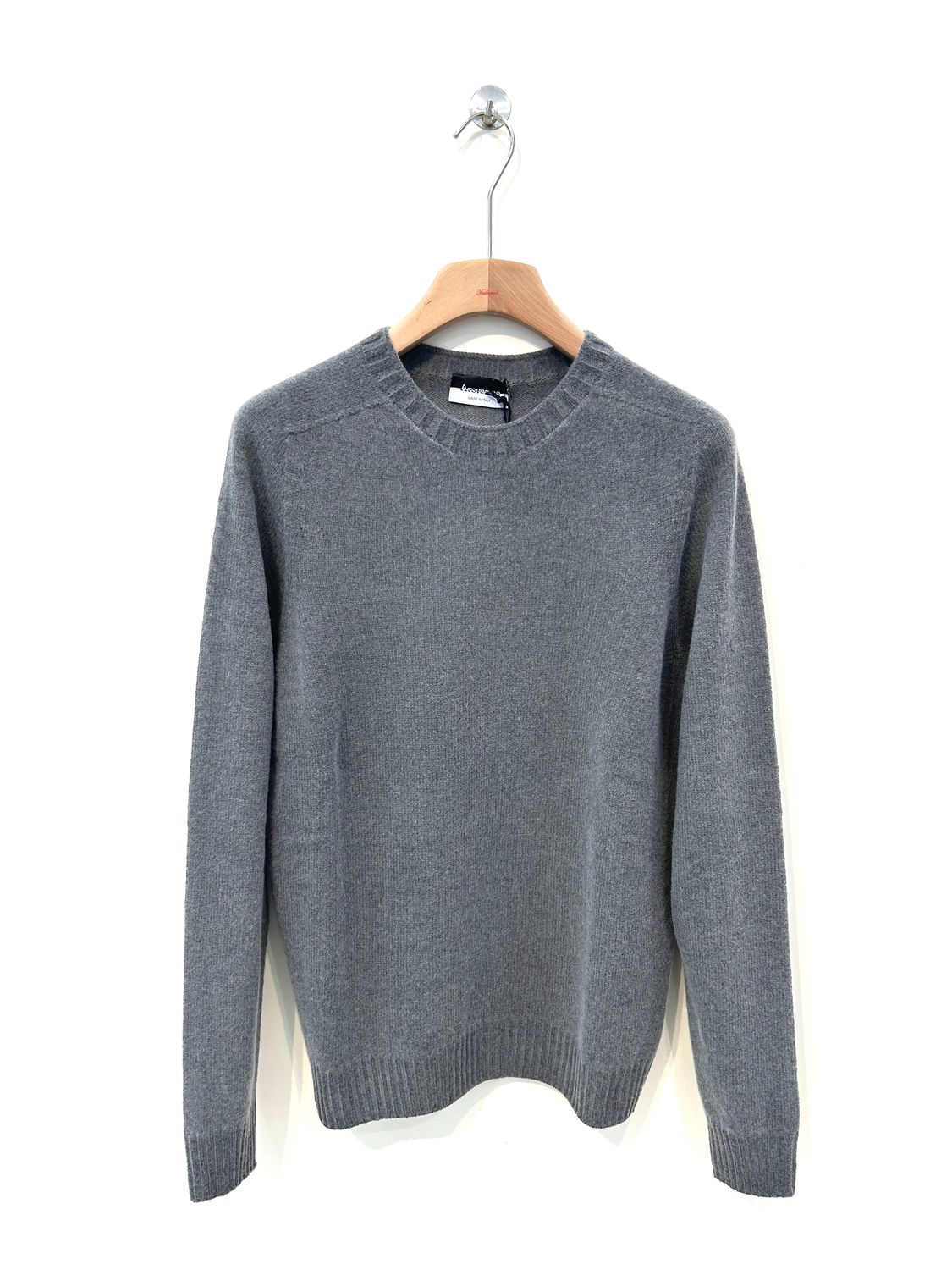 Maglia girocollo in lana e cashmere calata, trattamento artigianale aerografato, reversibile.  Col. Grafite