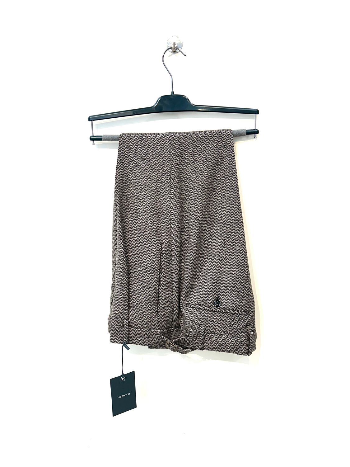 Pantalone spinato in pura lana con pence e laccetto. Col. Beige / Nero