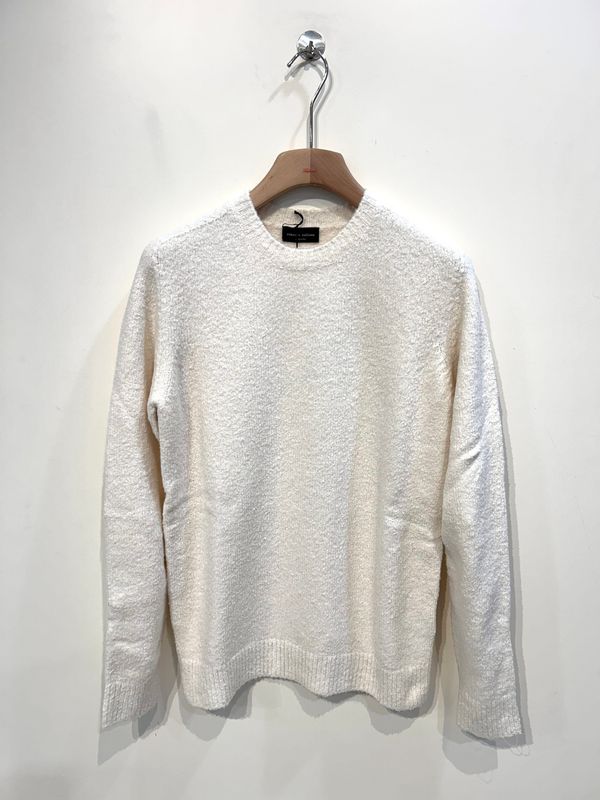 Maglia girocollo in cotone e nylon elasticizzato effetto spugna. Col. Panna
