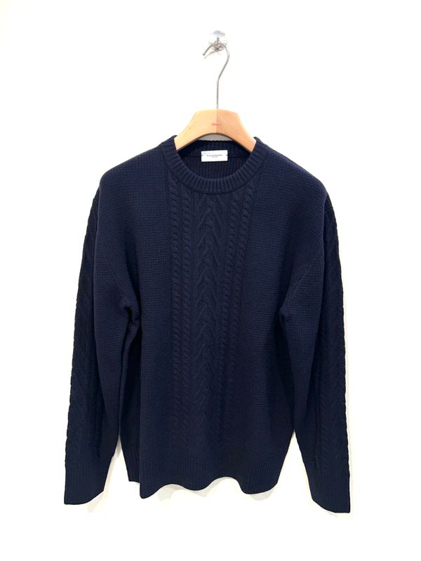 Maglia girocollo in lana, treccia e punti operati. Col. Blu Navy