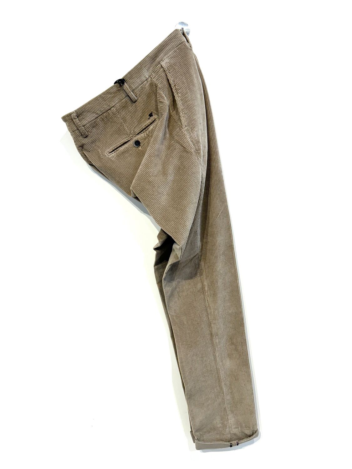 Pantalone in velluto di cotone, lyocel ed elastan. Col. Naturale