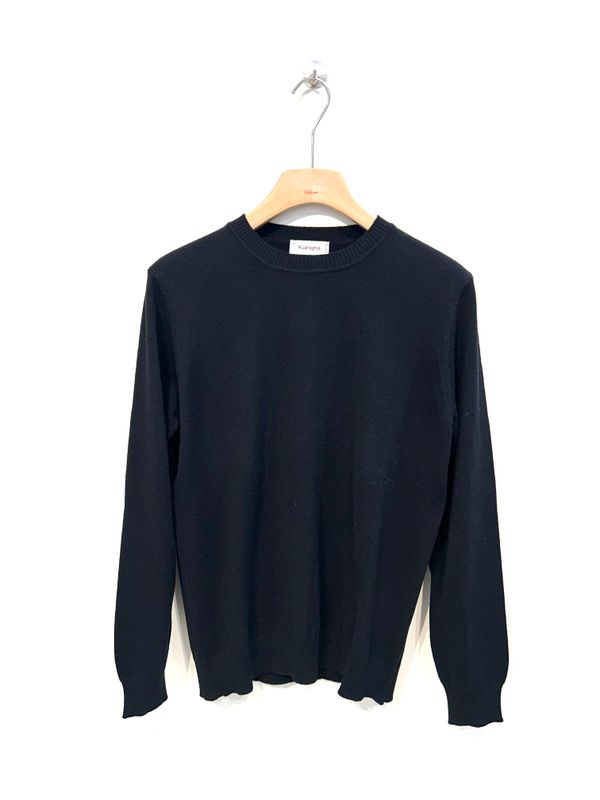 Maglia girocollo basica in lana e cachemire. Col. Nero