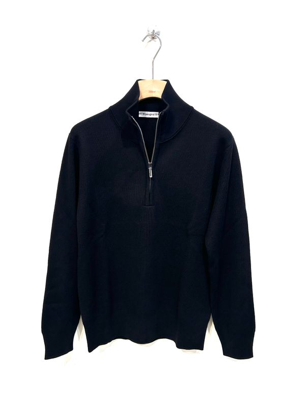 Maglia mezza zip collo camioner in lana merinos lavorazione a costina. Col. Nero