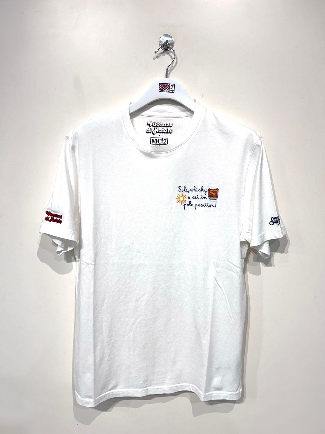 T-shirt manica corta in cotone organico con ricami. Col. Bianco
