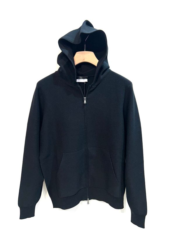 Maglia full zip con cappuccio in viscosa e lana. Col. Nero