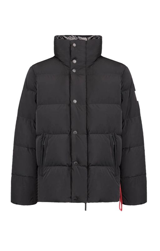 Piumino in nylon elasticizzato opaco. Col. Nero