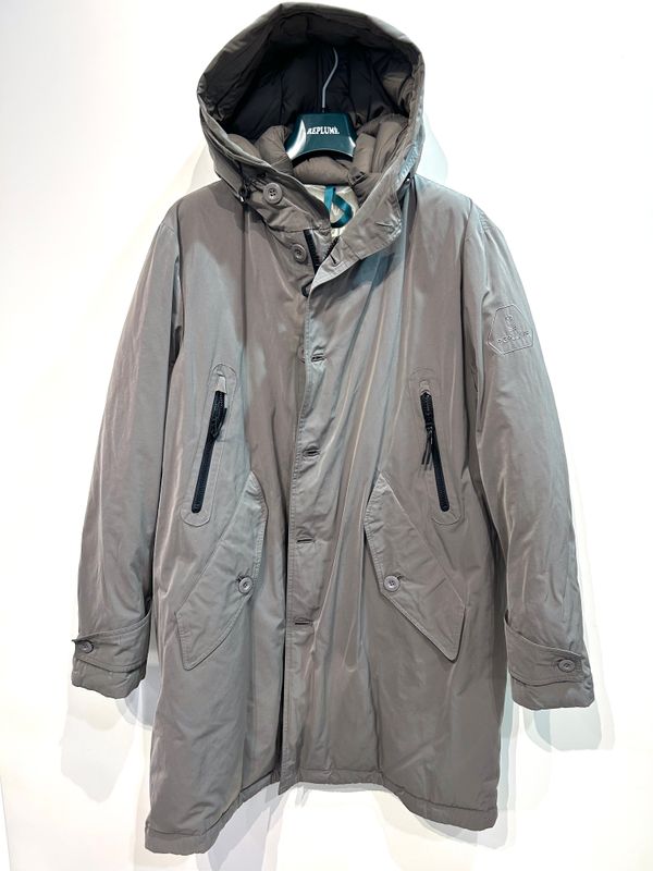 REPLUME’ Parka in nylon semilucido in piuma d’oca, slim fit. Col. REPLUME’ Giubbino in nylon semilucido in piuma d’oca, slim fit