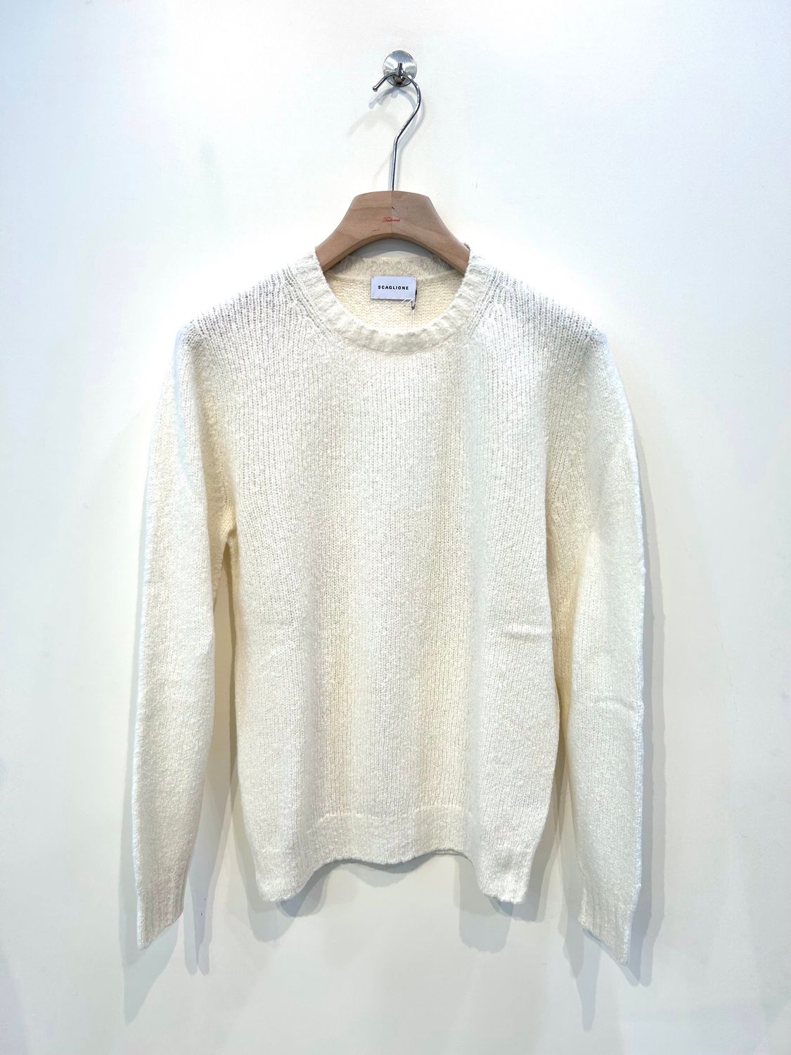 SCAGLIONE Maglia Girocollo in lana e cashmere riciclato effetto  " puffed " . Col.  Latte