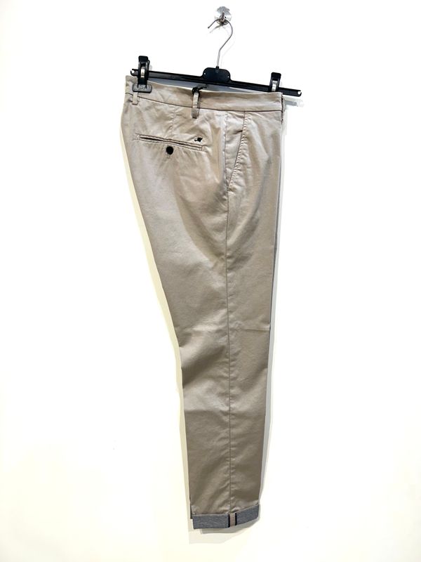Pantalone in raso di cotone leggero travel. Col. Beige