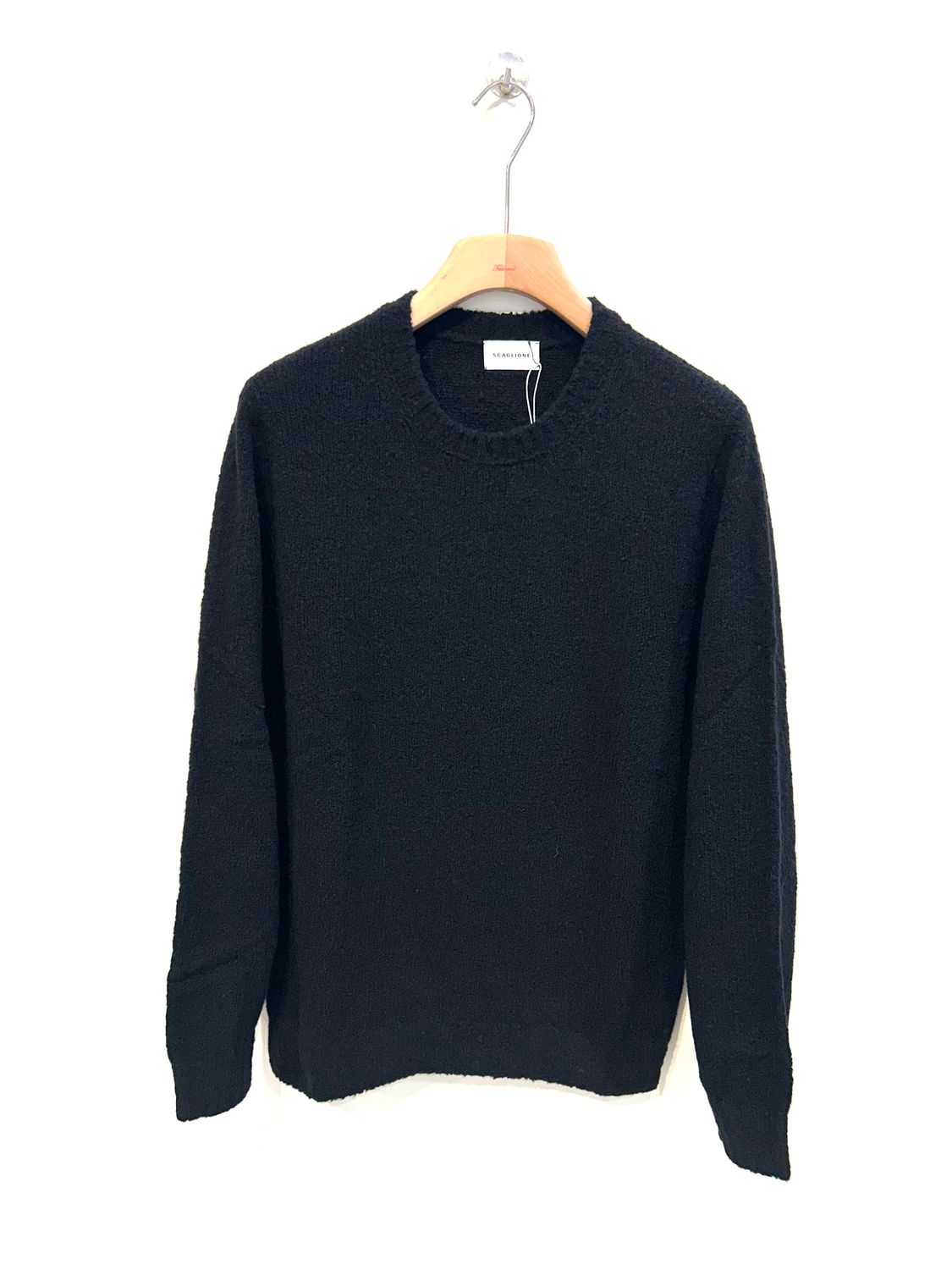 Maglia Girocollo in lana e cashmere riciclato effetto  " puffed " . Col.  Nero
