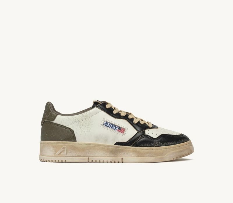 Sneaker Autry Super Vintage in pelle SPECIAL ED.  NEW SPRING SUMMER 2026 Col. Nero - Verde Militare
