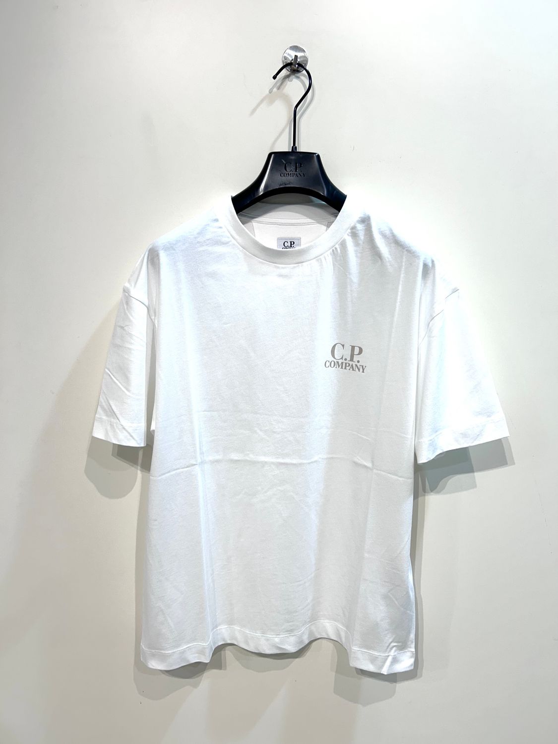 T-shirt in Jersey di cotone light stampa fronte e retro. Col. Latte