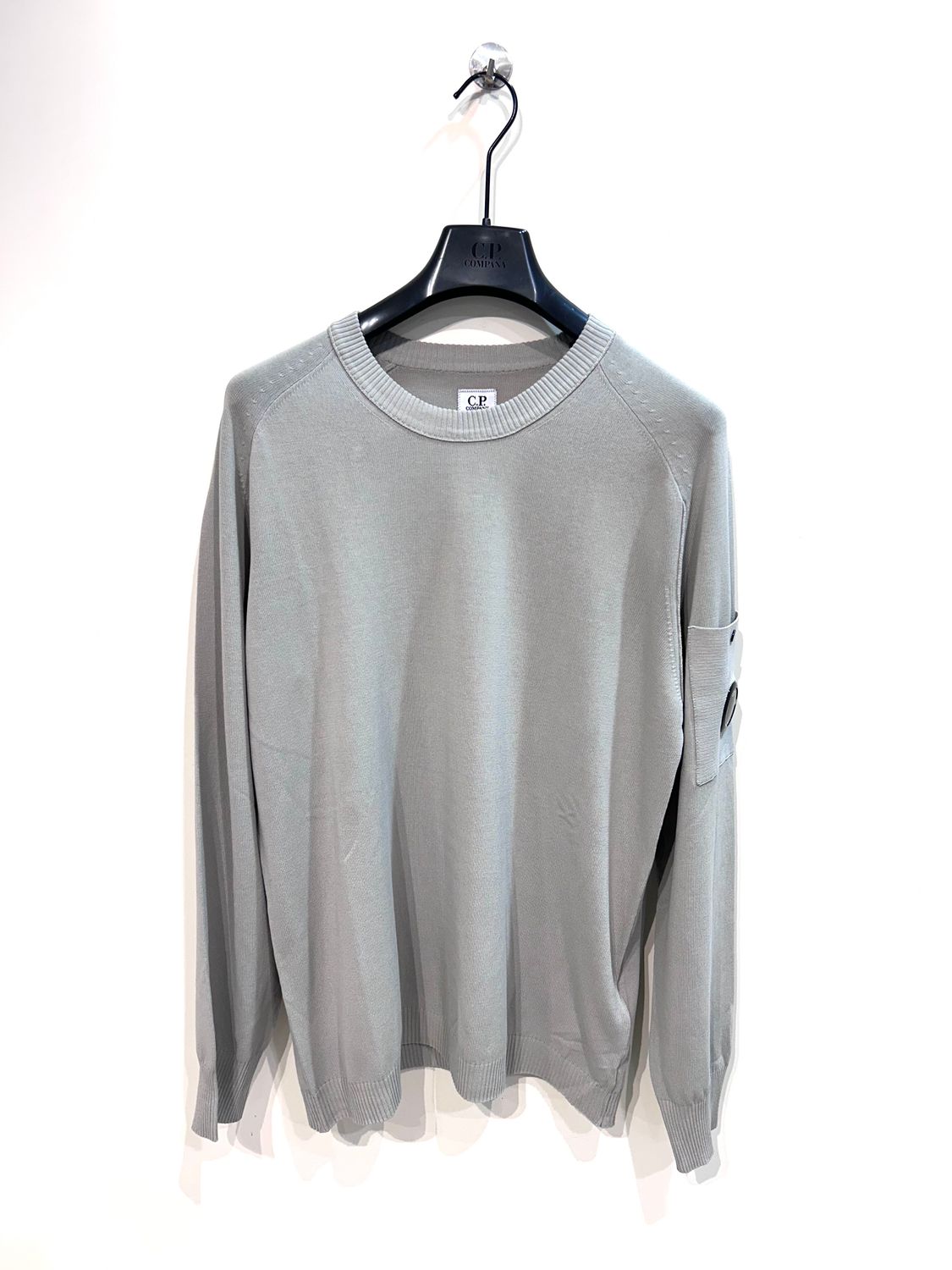 Maglia girocollo calata in crepe di cotone . Col. Calce