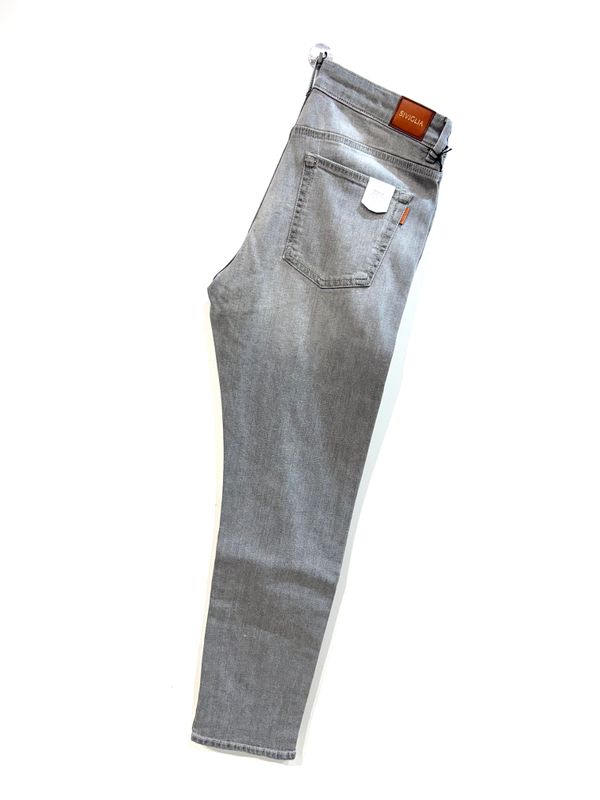 Jeans tela elasticizzata effetto vintage. Col. Grigio chiaro