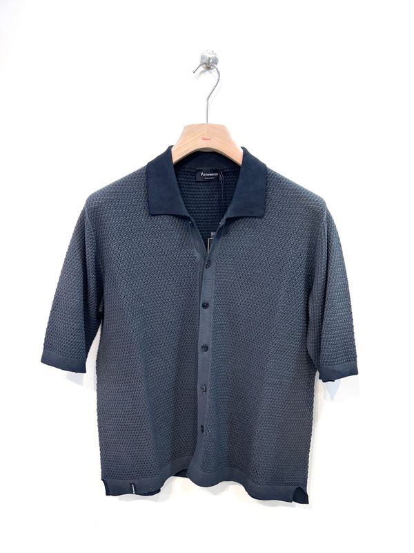 Camicia in maglia di cotone traforato a manica corta, trattamento Wave. Col. Graffite