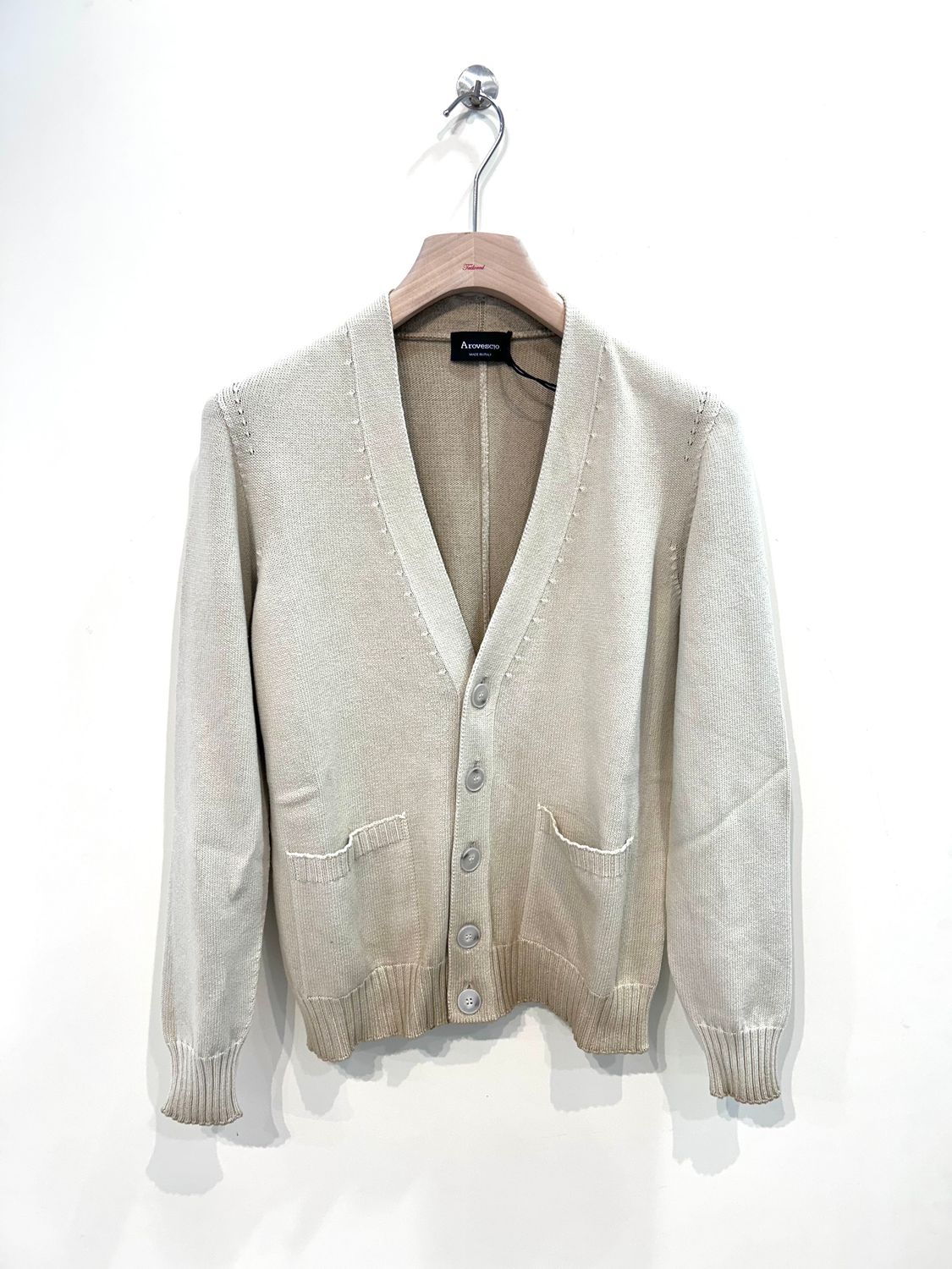 Cardigan calato con bottoni in cotone trattamento Wave. Col. Naturale