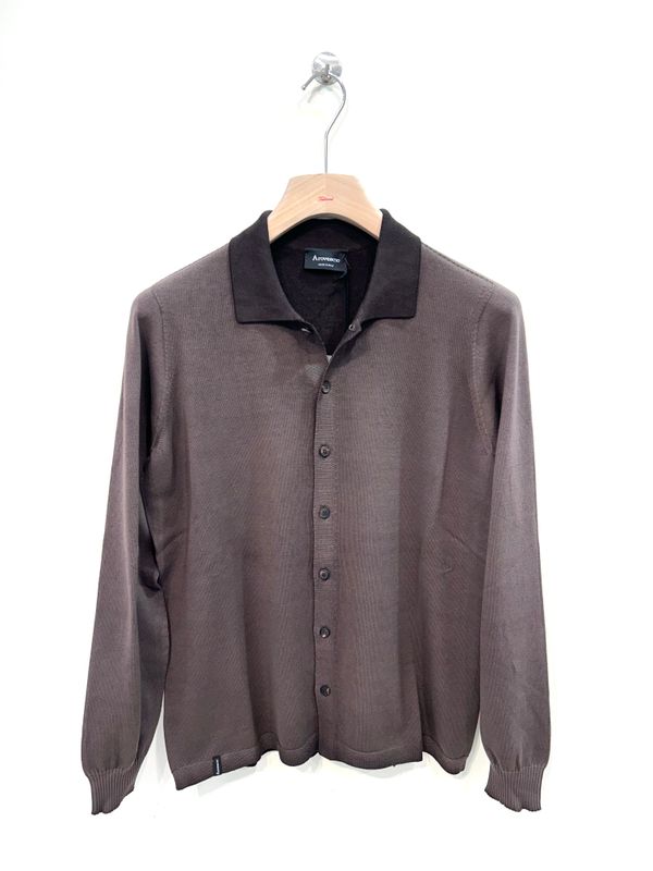 Camicia calata in cotone, trattamento Wave. Col. Cioccolato