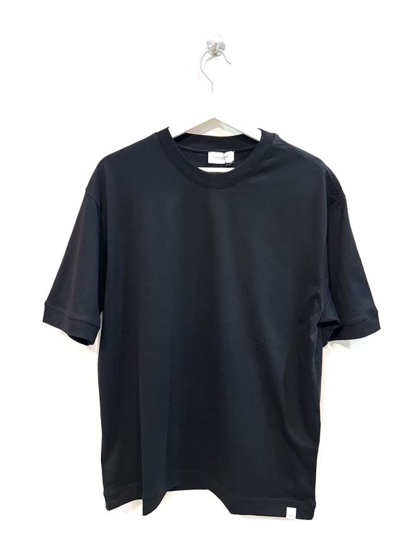 T-shirt in Jersey di cotone light loose fit. Col. Nero