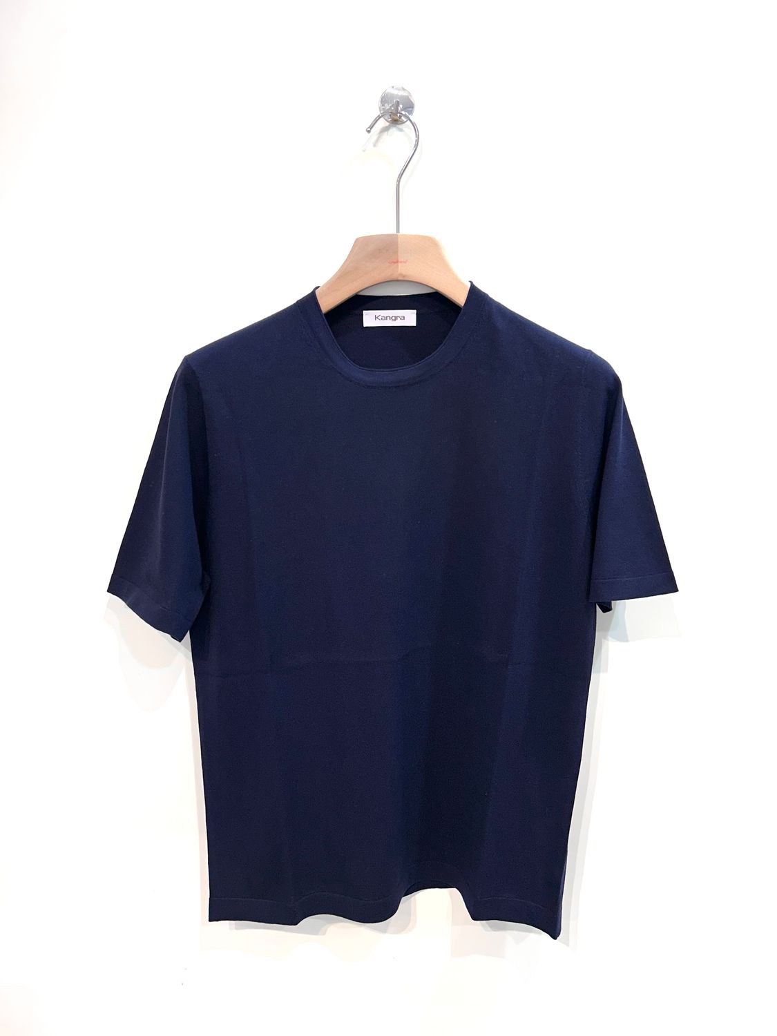T-shirt calata in crepe di cotone collo rollino. Col. Navy