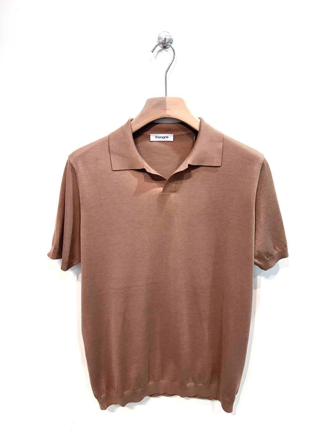 Polo collo derby calata in seta e cotone . Col. Caramello