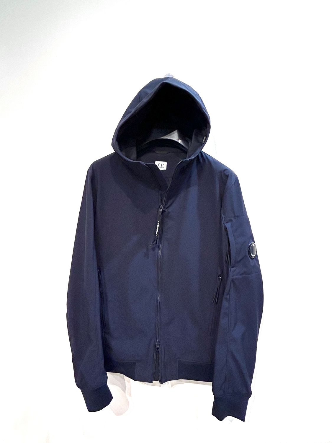 Giubbino con cappuccio CP Shell light. Col.  Blu Eclipse